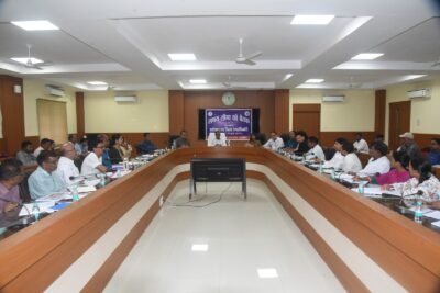 सीएम हेल्पलाइन के प्रकरणों के गुणवत्तापूर्ण त्वरित निराकरण के दिए निर्देश, लापरवाही पर सम्बंधित अधिकारी पर होगी कार्यवाही