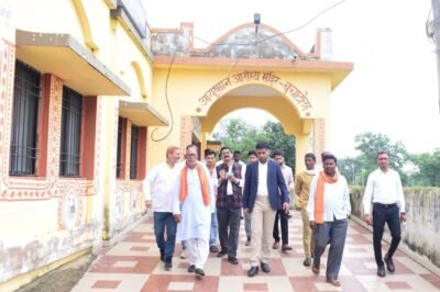 कलेक्टर ने प्राथमिक स्वास्थ्य केन्द्र बुचाटोला का किया निरीक्षण