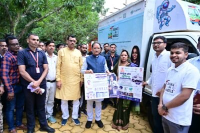 मुख्यमंत्री ने ‘साइंस ऑन व्हील्स’ को दिखाई हरी झंडी, अब स्कूलों तक पहुंचेगी प्रयोगों की चलती-फिरती विज्ञानशाला