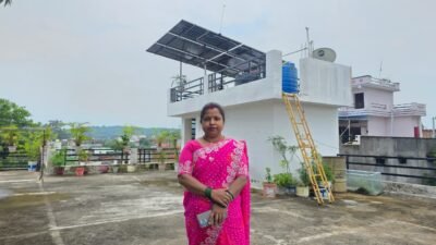 पीएम सूर्य घर मुफ्त बिजली योजना से नीधि वर्मा का घर बना ऊर्जा आत्मनिर्भर सोलर संयंत्र से बिजली बिल हुआ शून्य, डबल सब्सिडी से मिली बड़ी राहत