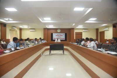 कलेक्टर  अजीत वसंत ने ली स्वास्थ्य विभाग की समीक्षा बैठक