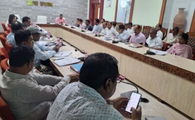 सीएम हेल्पलाइन और जनदर्शन के आवेदनों का तय समय में करें समाधान