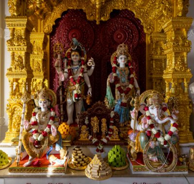 समग्र यूरोप को मिला अनूठा आध्यात्मिक उपहार ● फ्रांस में हुआ देश के पहले पारंपरिक हिंदू मंदिर का भव्य प्रतिष्ठा महोत्सव संपन्न