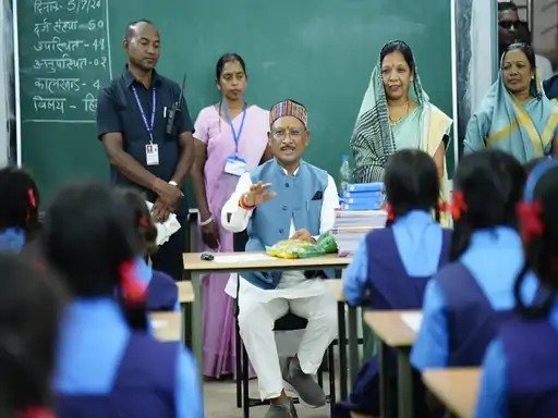 शिक्षक दिवस पर विशेष लेख, नक्सलमुक्त क्षेत्रों में शिक्षा की नई भोर, छत्तीसगढ़ में नक्सलमुक्त क्षेत्रों में स्कूलों में बजने लगी घंटी
