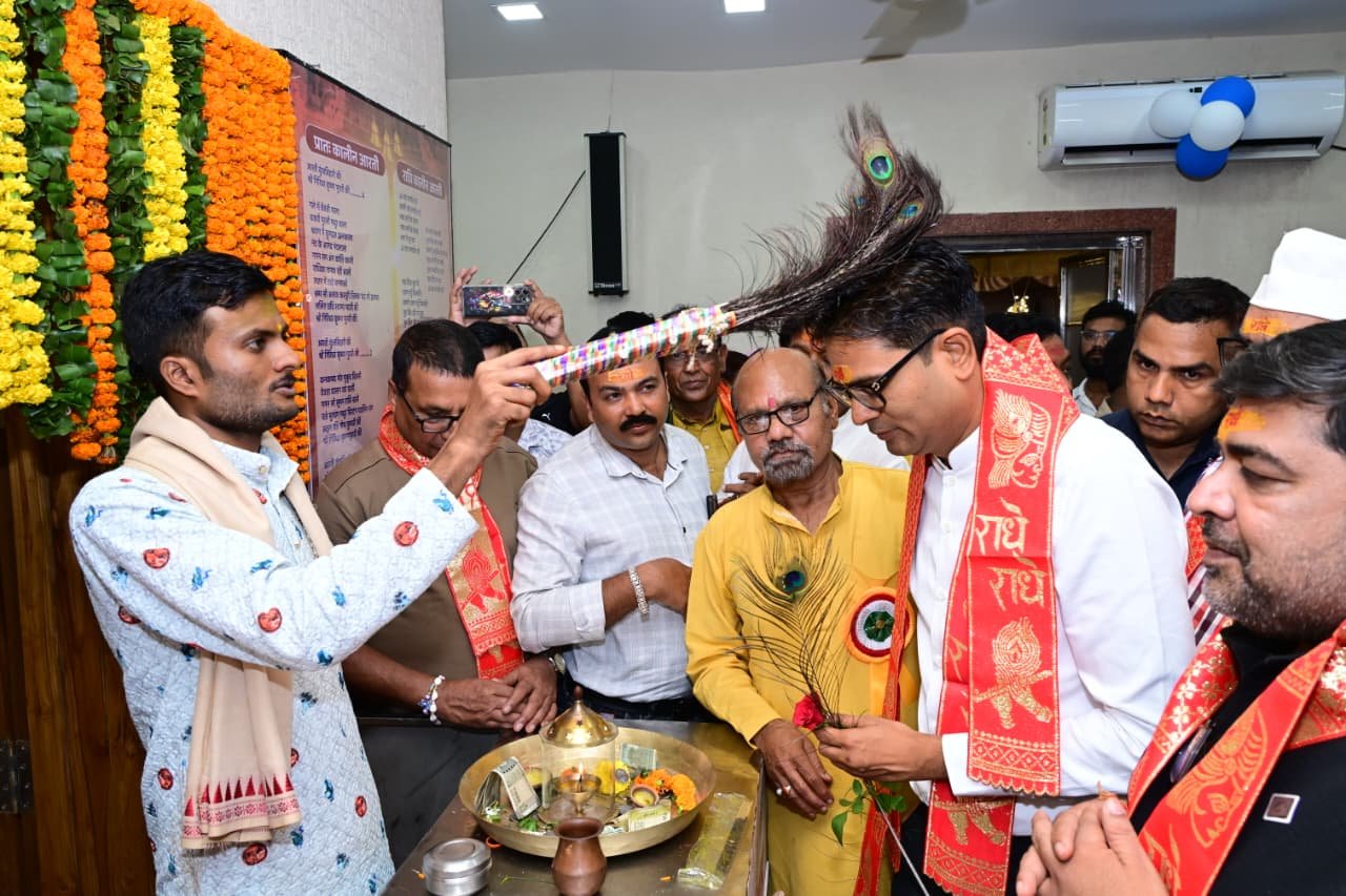 जन्माष्टमी पर वित्त मंत्री ओ.पी. चौधरी ने रायगढ़ के मंदिरों में की पूजा-अर्चना