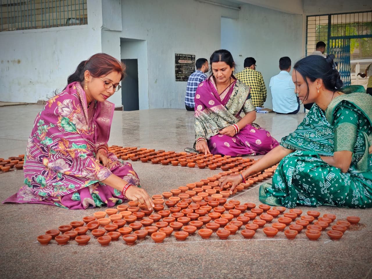 सेवा संकल्प अभियान, ‘आशीर्वाद का दीया’ के लिए बिहान दीदियों ने जगाई जन-अलख