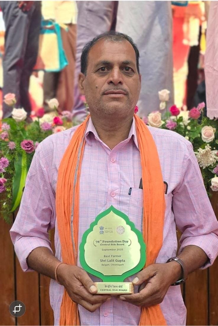 मजदूरी से रेशम पालन तक : ललित ने टसर कोसा से संवारे परिवार के सपने रेशम पालन से तीन वर्षों में 4.50 लाख रुपये की अतिरिक्त आय, बेटी का विवाह और कच्चे घर को कराया पक्का