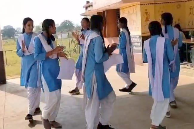 ‘नमो गाथा’ के तहत विद्यार्थियों ने नुक्कड़ नाटक से दिया जनजागरूकता का संदेश