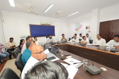 कलेक्टर ने सीएम हेल्प लाइन मुख्यमंत्री जनदर्शन,और कलेक्टर जनदर्शन के आवेदनों का गंभीरता से निराकरण करने के निर्देश