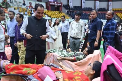रायपुर में महिलाओं ने रक्तदान कर तोड़ी भ्रांति 1,188 महिलाओं ने रक्तदान कर नई तस्वीर पेश की