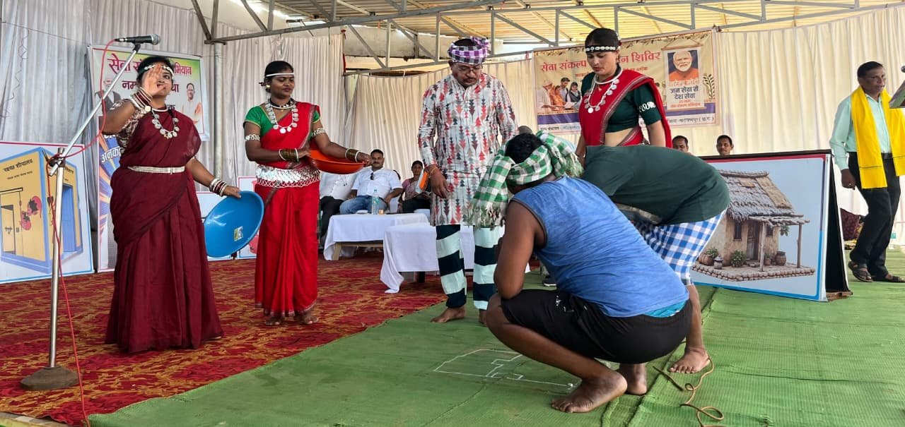 ओरछा के ‘सेवा संकल्प शिविर’ में उमड़े ग्रामीण