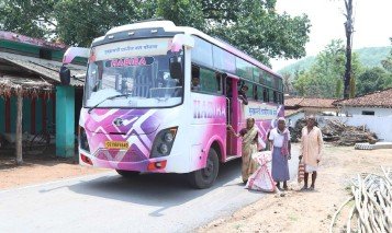 दुर्गम राहों से विकास के रास्ते तक छत्तीसगढ़ की मुख्यमंत्री ग्रामीण बस योजना