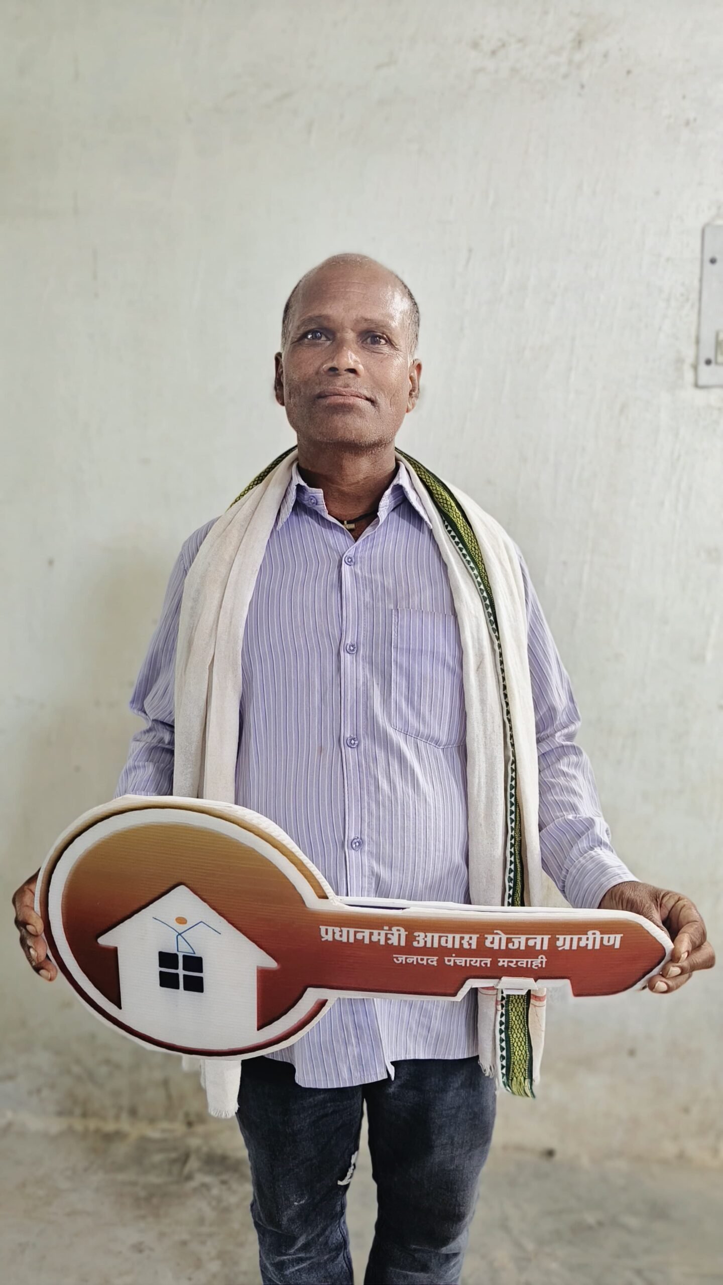 अब न टपकती छत की चिंता, न सीलन का डर—जोहन सिंह के परिवार को मिला पक्का घर