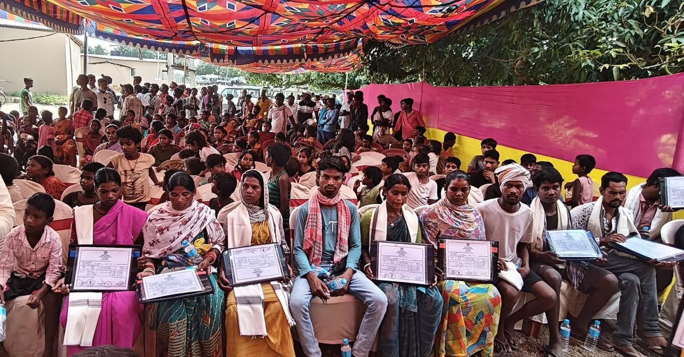 नवरात्र के पहले दिन 68 आदिवासी परिवारों को मिला अपने घर का उपहार, अदाणी फाउंडेशन ने कराया गृह प्रवेश