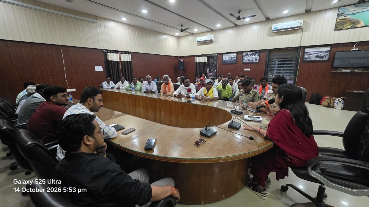 प्रशासनिक अधिकारियों से सकारात्मक बातचीत के बाद गंगरेल बांध प्रभावितों का जल सत्याग्रह समाप्त