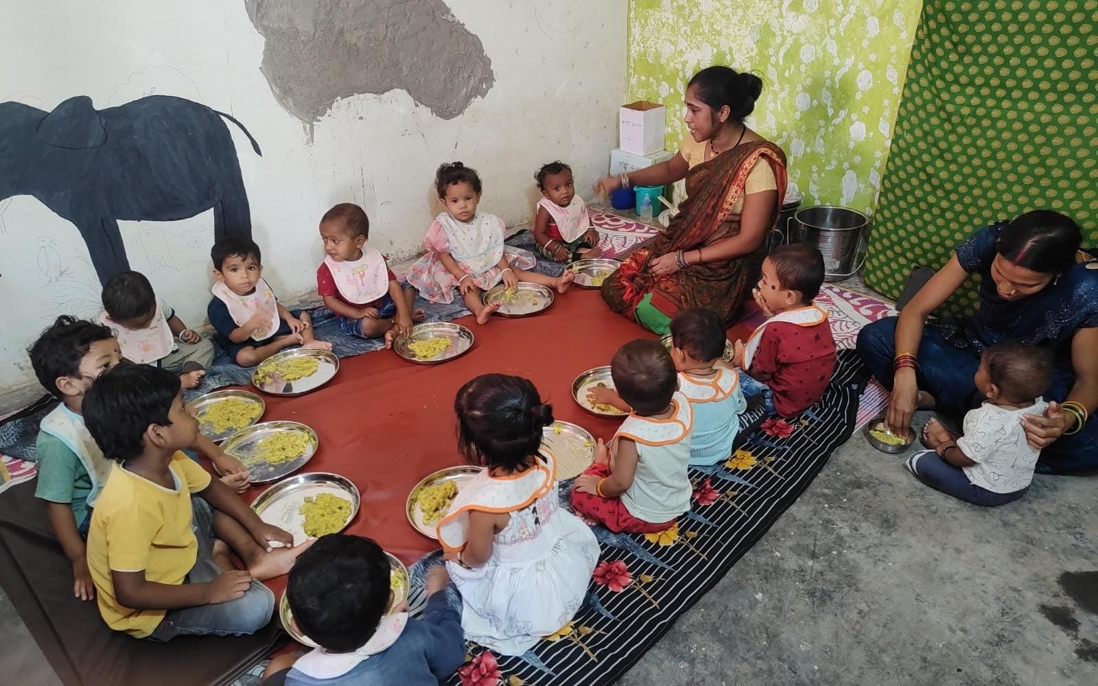 ‘लइका घर’ से संवर रहा ग्रामीण बचपन: कुपोषण पर प्रहार और शिक्षा की मजबूत नींव