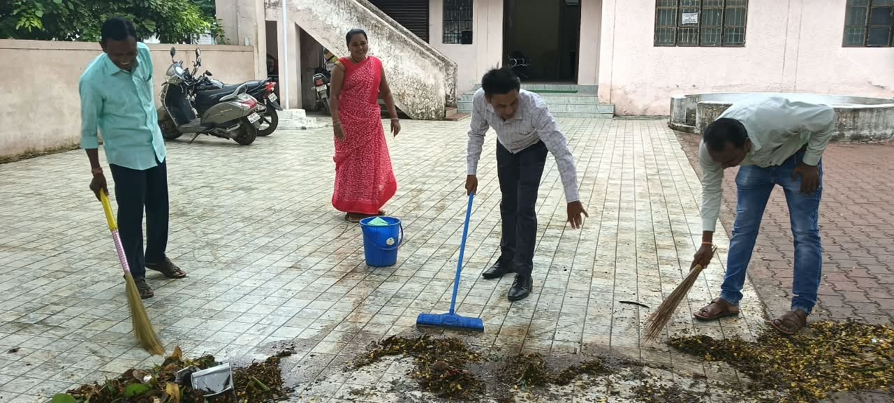 रैली और श्रमदान के माध्यम से दिया स्वच्छता का संदेश