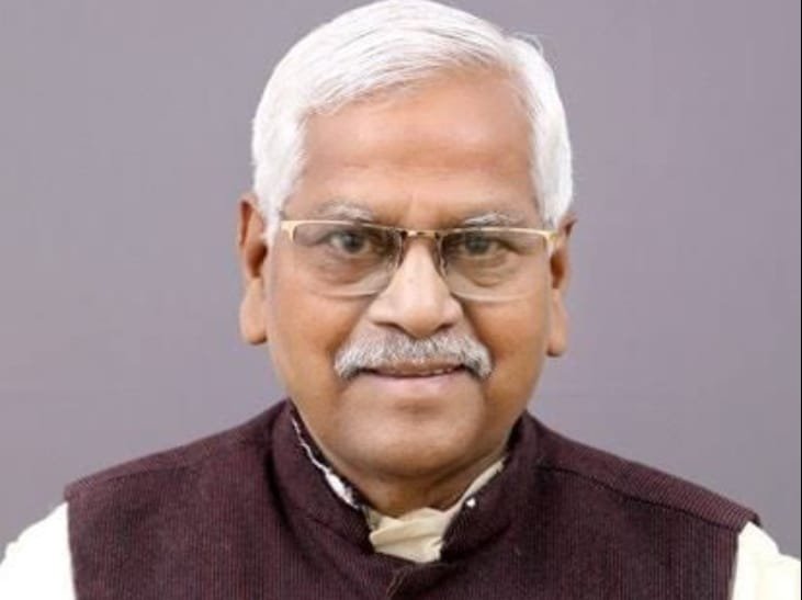 दिवंगत विधायक डोमनलाल कोर्सेवाड़ा का पार्थिव शरीर आज शनिवार को पहुँचेगा छत्तीसगढ़ 0 अंतिम संस्कार दोपहर 2 बजे पैतृक ग्राम भेण्ड्रा में होगा