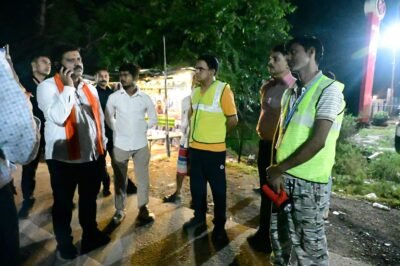 कवर्धा-बेमेतरा मार्ग पर पशुओं को देख उप मुख्यमंत्री श्री विजय शर्मा ने अधिकारियों को लगाई फटकार