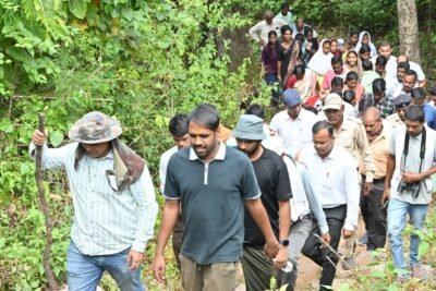 वनांचल के गौतम ऋषि पहाड़ को पर्यटन स्थल के रूप में विकसित करने की पहल, ग्रामीणों से संवाद कर कलेक्टर ने जानी समस्याएं