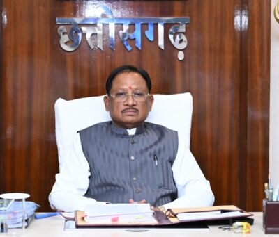 मुख्यमंत्री  विष्णु देव साय की अध्यक्षता में आज  सिविल लाइन स्थित मुख्यमंत्री निवास में मंत्री परिषद की बैठक प्रारम्भ