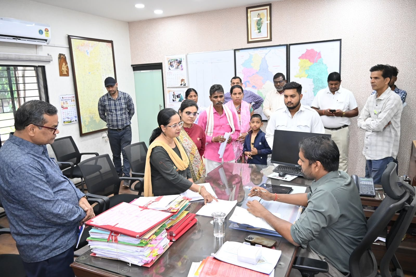 जनदर्शन में कलेक्टर ने सुनीं आम नागरिकों की समस्याएं, 46 आवेदन प्राप्त