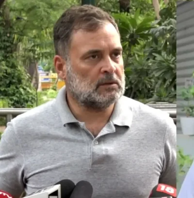 प्रोटेस्ट के सबसे अचूक हथियार अनशन से क्यों बच रहे हैं राहुल गांधी और अभिजीत दीपके? बदलते दौर में इसका कितना रहा महत्व