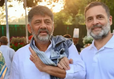 VIDEO: राहुल गांधी ने डीके शिवकुमार को कॉलर पकड़कर पीछे खींचा? वायरल वीडियो पर कर्नाटक CM ने तोड़ी चुप्पी